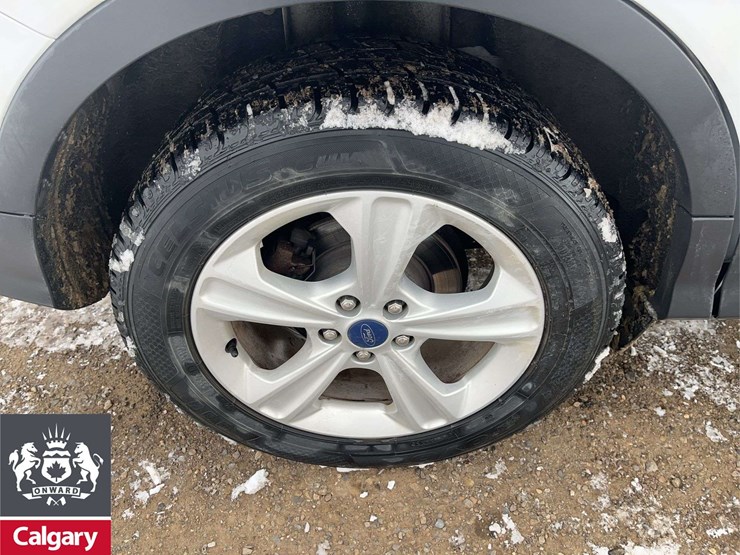 2016-ford-escape-se-image-12