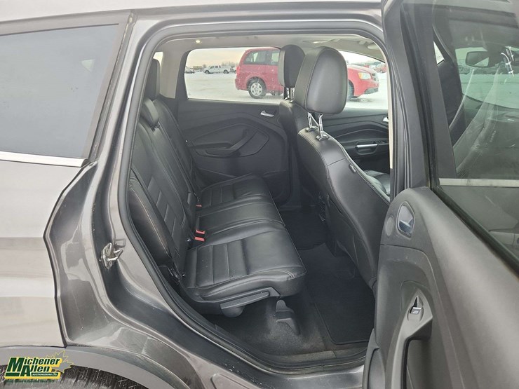 2013-ford-escape-sel-image-18