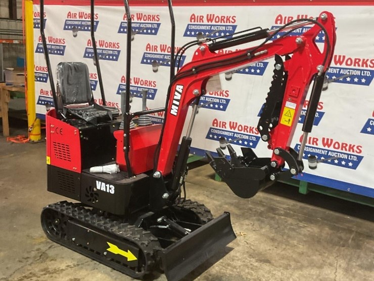 (inv.50009)-new-unused-miva-va13-mini-excavator,-13.5-gas-engine,-manual-thumb,-15"-bucket,-blade-image-11