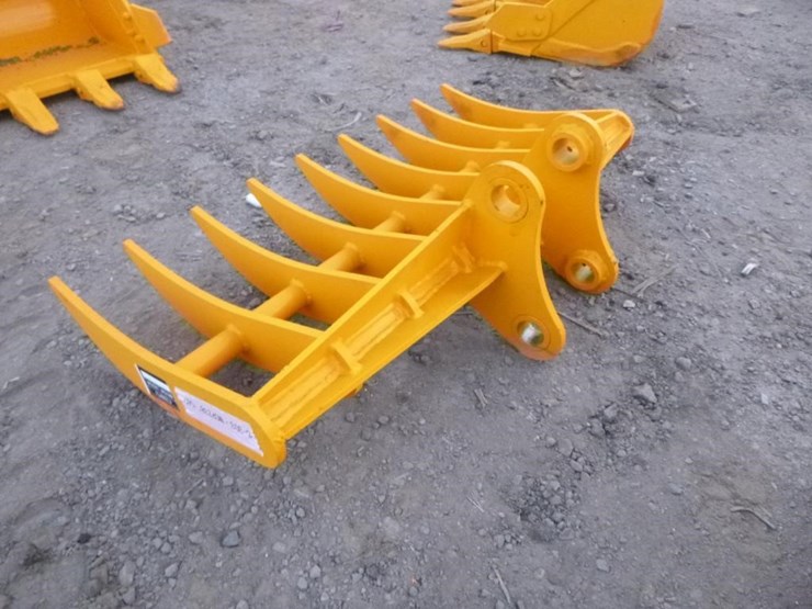 caterpillar-303-image-4