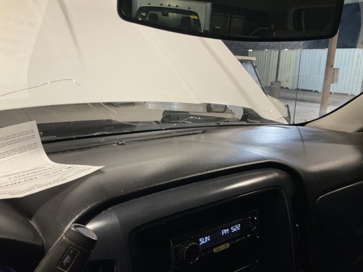 2017-chevrolet-silverado-1500-image-18