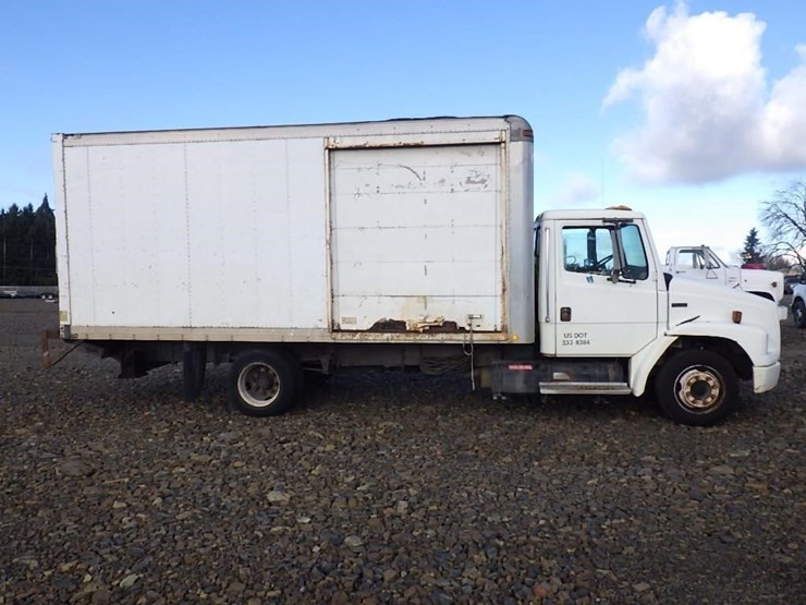 2000-freightliner-fl50-image-3