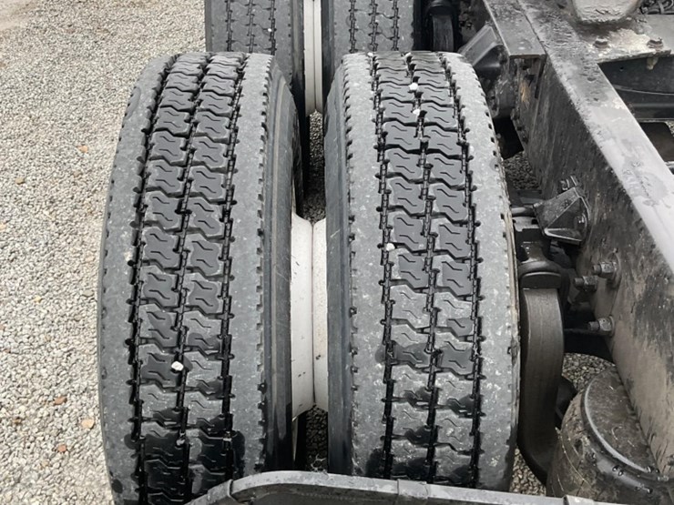 2015-kenworth-t400-image-9