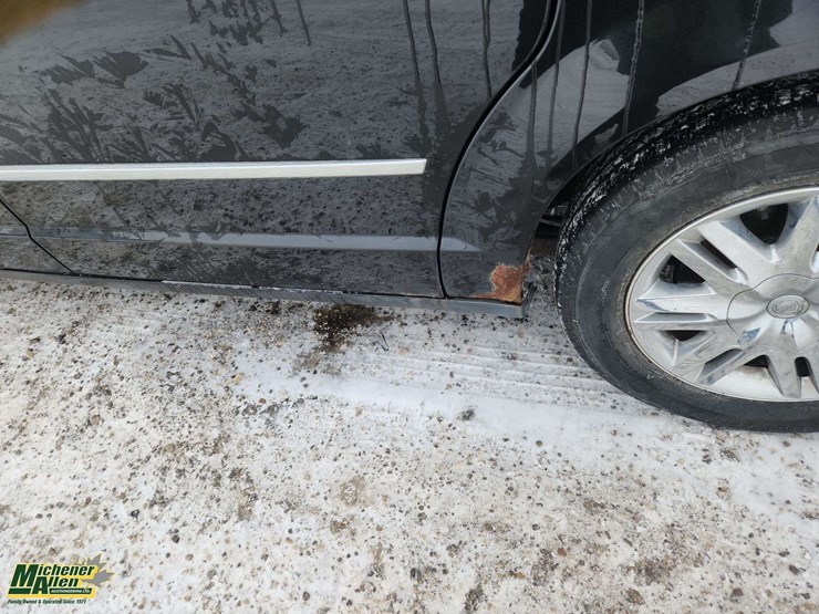 2009-chrysler-town-&-country-image-36