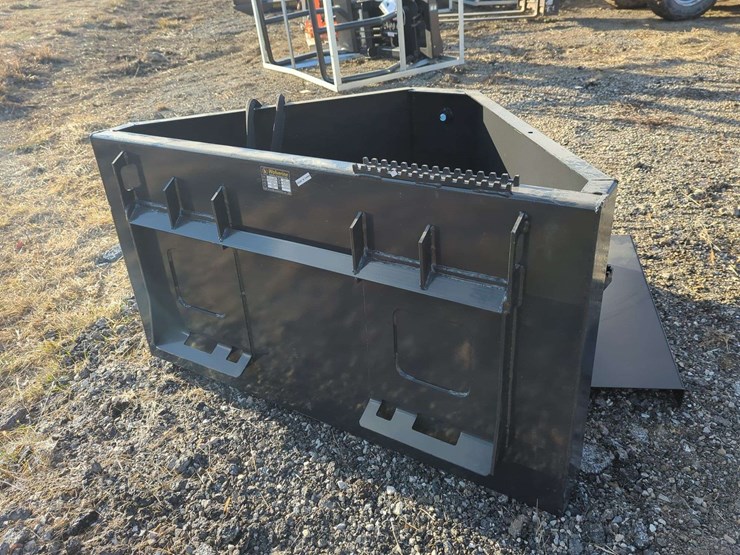 wolverine-skid-steer-148-gal-concrete-chuter-cct-11-148v-image-4