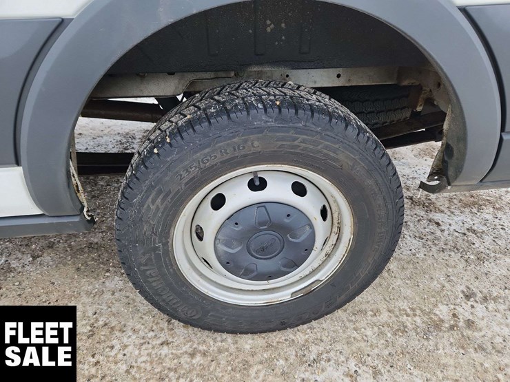 2017-ford-transit-image-12