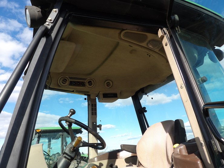 2010-john-deere-5083e-image-21