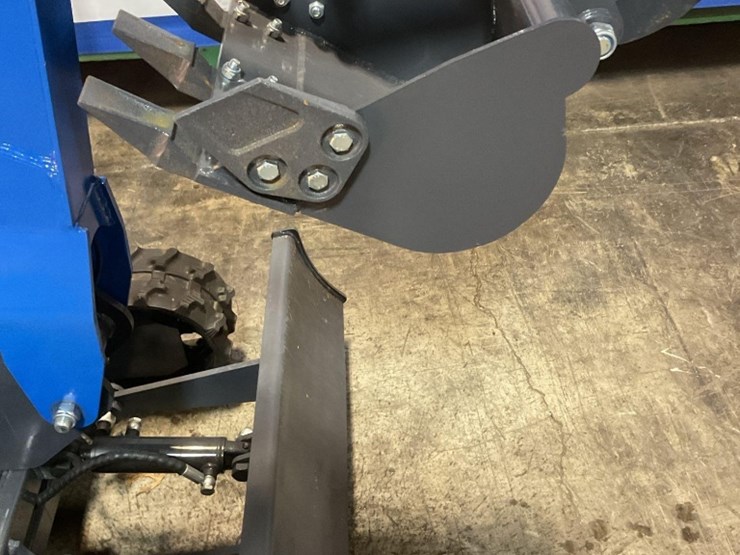 (inv.50010)-new-unused-kylin-kn12-mini-excavator,-14-hp-gas-engine,-manual-thumb,-16"-bucket,-blade-image-4