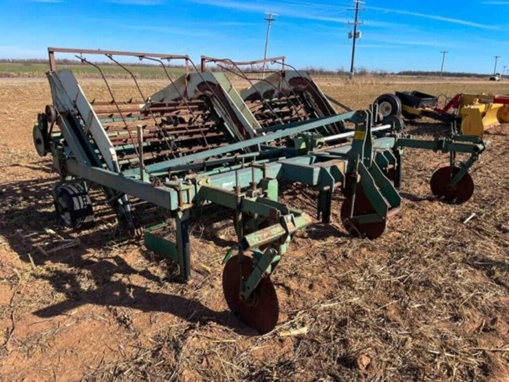 kmc-peanut-digger-image-3