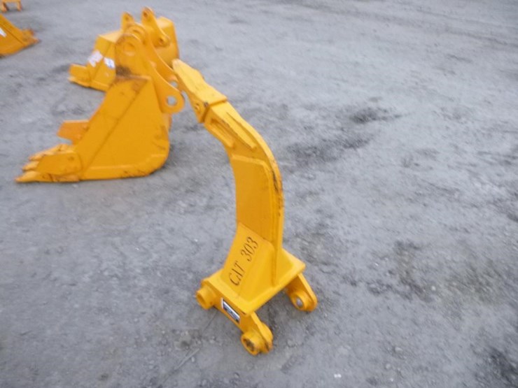 caterpillar-303-image-4