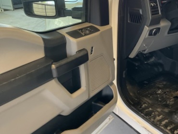 2017-ford-f350-image-27