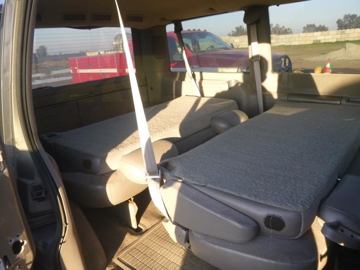 2004-gmc-safari-image-9