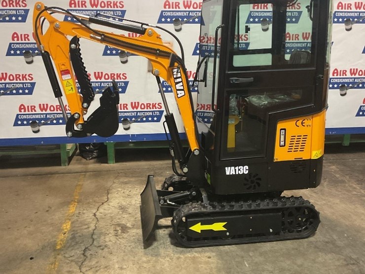 (inv.50030)-2025-miva-va13c-mini-excavator,-13.5-hp-gas-engine,-aux.-hydraulics,-manual-thumb,-image-1