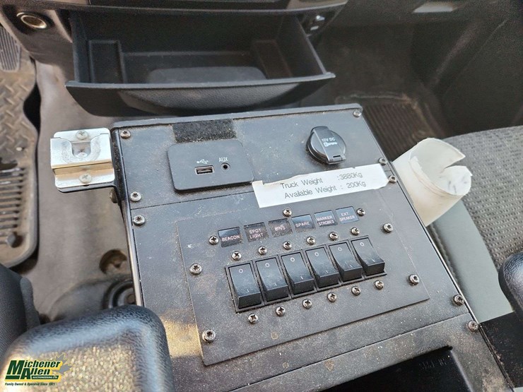 2014-ram-2500-slt-image-25