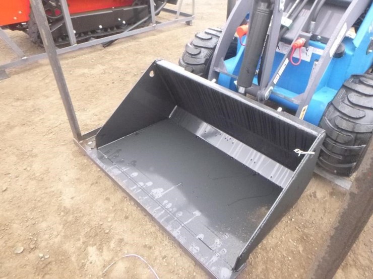 2025-agt-mx-mrt23-skid-steer-track-loader-image-7