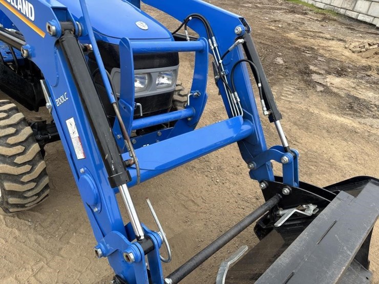 2021-new-holland-workmaster-25-image-12