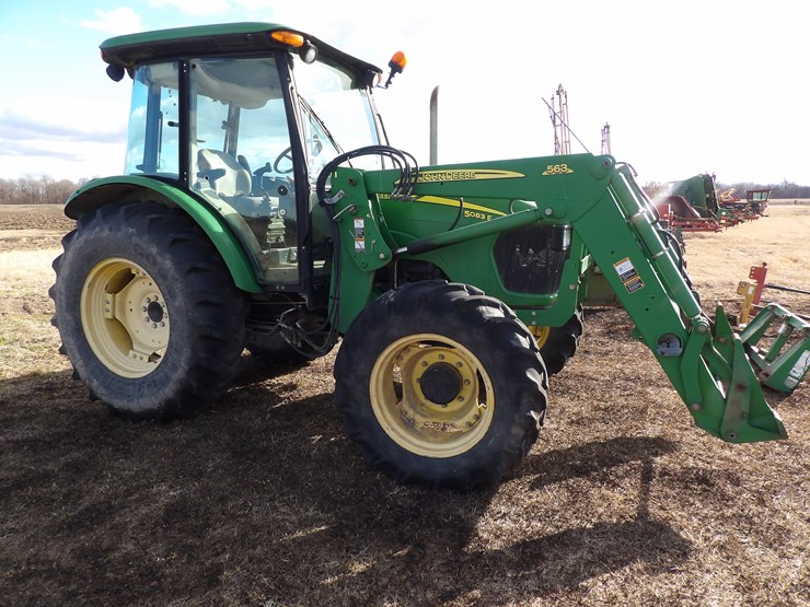 2010-john-deere-5083e-image-3