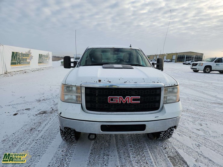 2011-gmc-sierra-3500hd-image-9