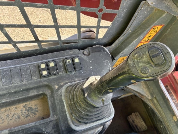 2019-takeuchi-tl10v2-image-13