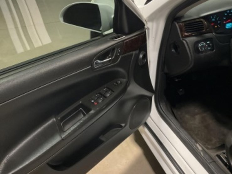 2015-chevrolet-impala-ls-sdn-image-22