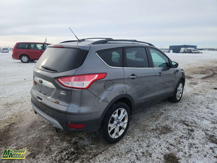 2013-ford-escape-sel-image-4