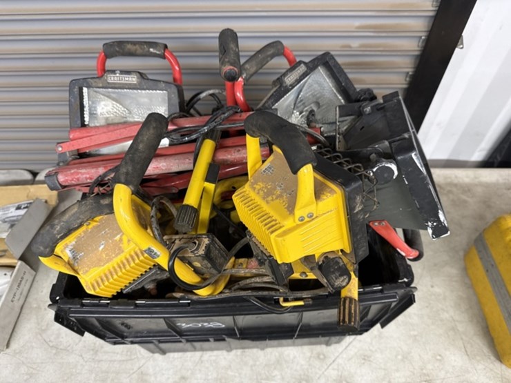 tub-of-asst-work-lights-image-3