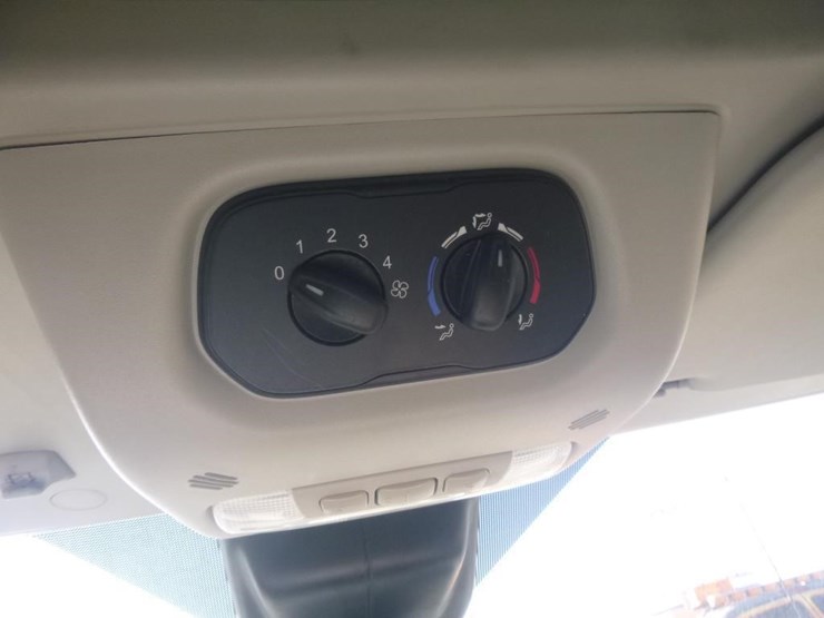 2019-ford-transit-image-14