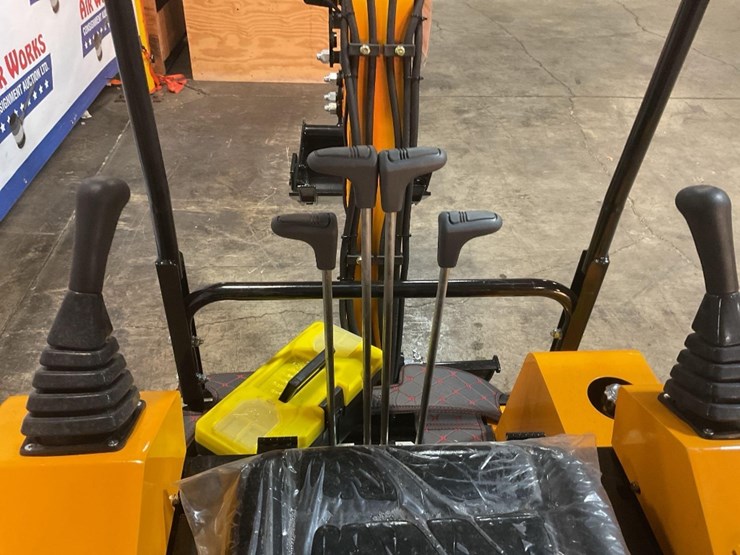 (inv.50011)-new-unused-miva-va15-mini-excavator,-13.5-hp-gas-engine,-aux.-hydraulics,-15"-bucket,-image-11