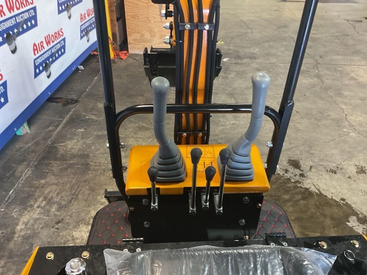 (inv.50041)-new-unused-miva-va13-mini-excavator,-13.5-hp-gas-engine,-manual-thumb,-blade,-aux.-hyd.-image-11