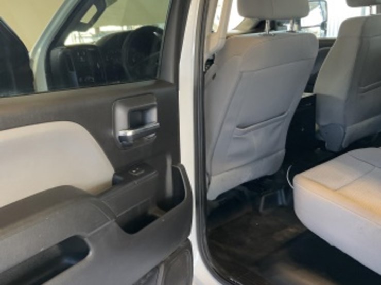 2016-chevrolet-silverado-2500-image-25