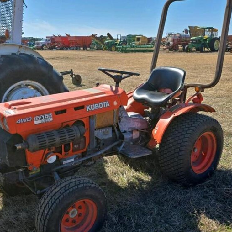 KUBOTA B7100