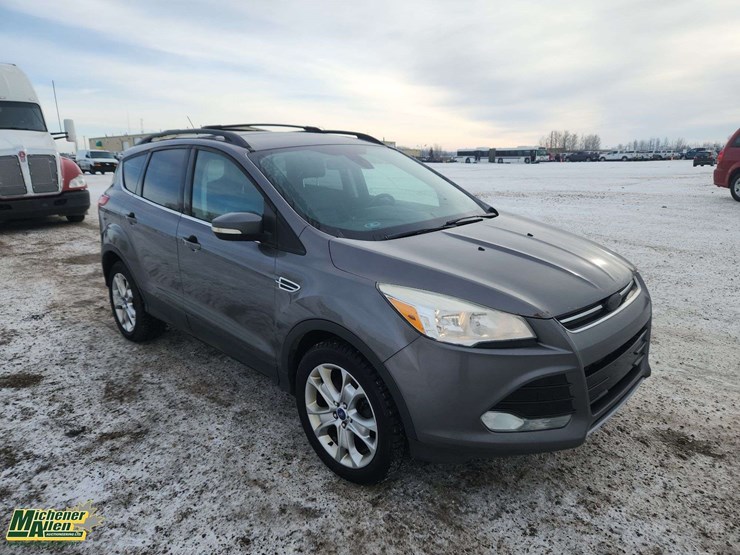 2013-ford-escape-sel-image-2