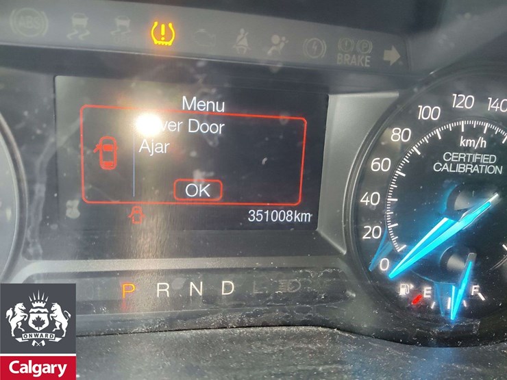 2016-ford-explorer-image-21