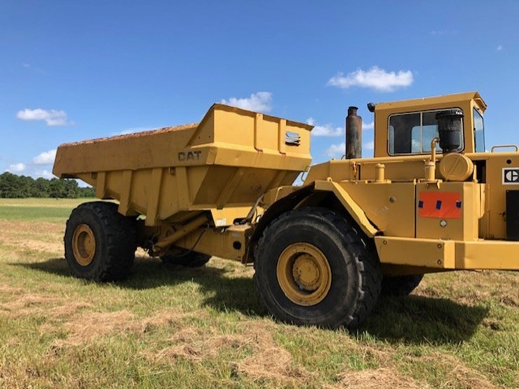 #2206-•-1984-caterpillar-dump-truck-image-1