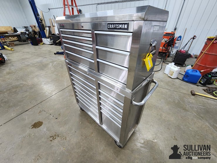 craftsman-ball-bearing-griplatch-tool-box-image-1