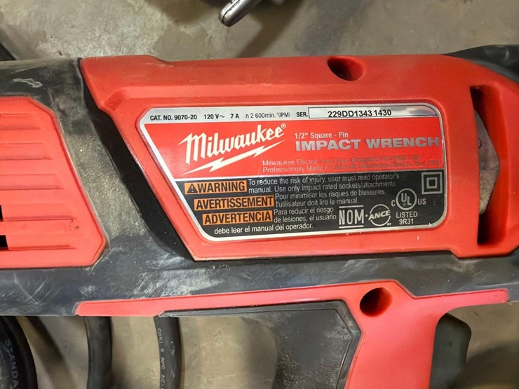 assortment-of-power-&-hand-tools-image-10