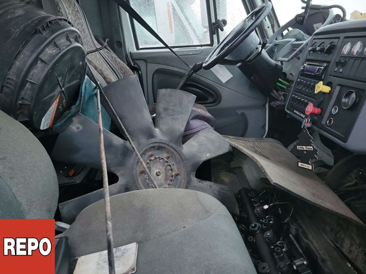 2007-international-workstar-7400-image-24