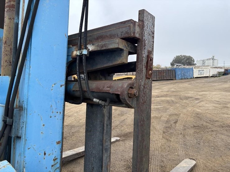 hyster-h300a-forklift-image-12