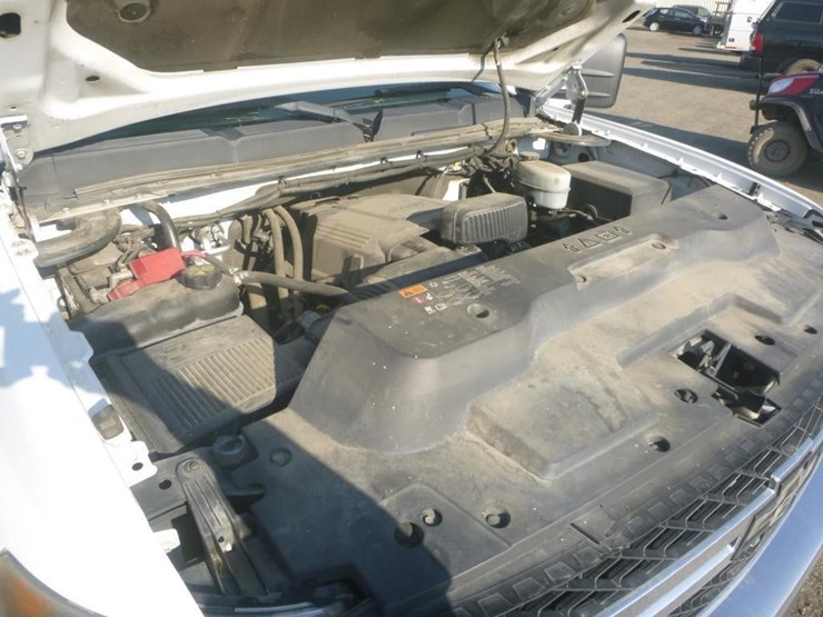 2011-chevrolet-2500-image-16