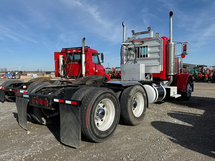 2014-peterbilt-389-image-4