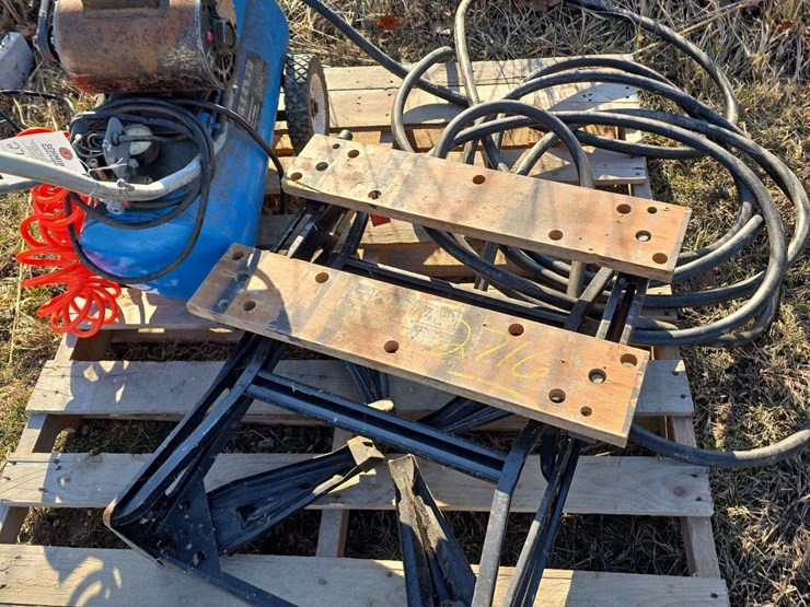 electric-air-compressor,-stand,-and-hose-image-1