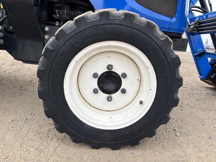 2017-new-holland-workmaster-40-image-23