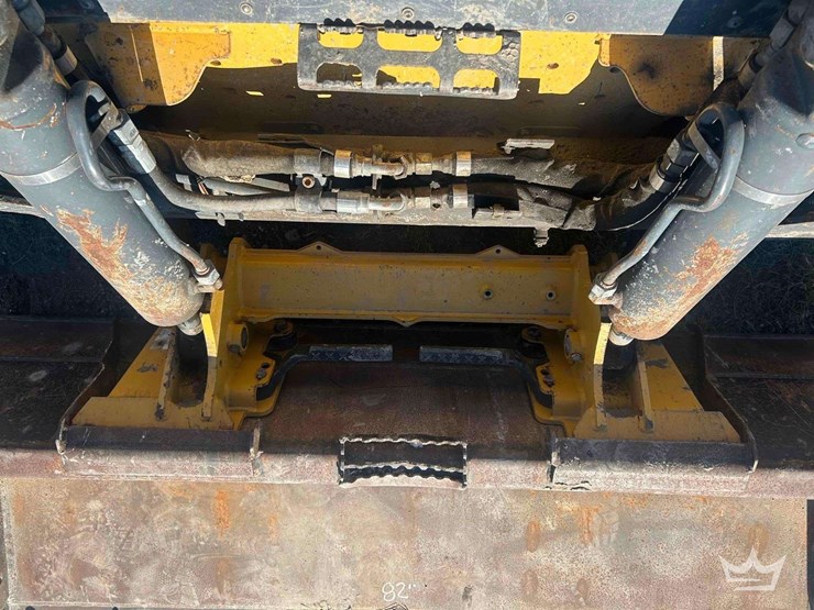 2018-deere-331g-image-25