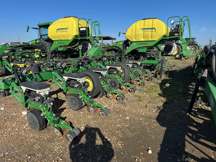 #4308-•-precision-planter-12-row-40"-planter-image-2