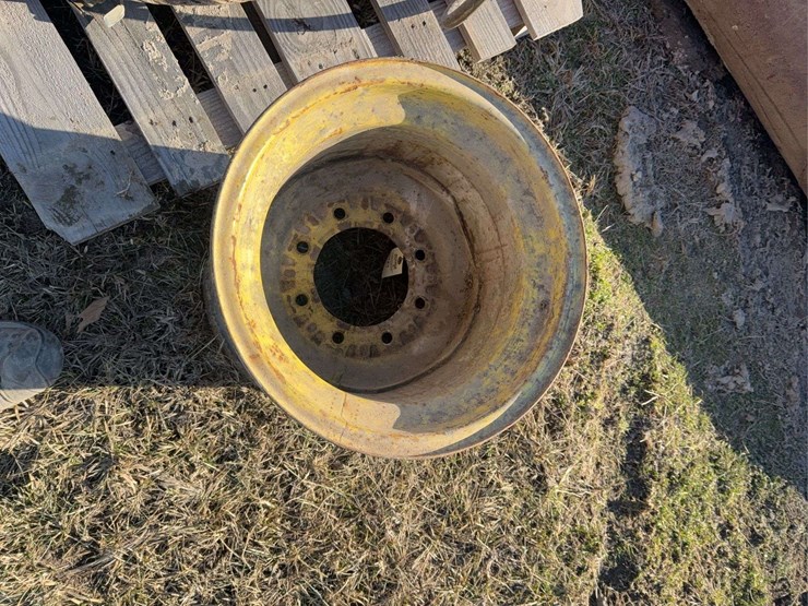 john-deere-8-image-1