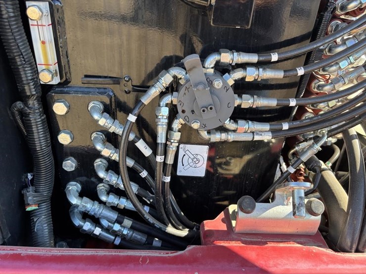 2022-takeuchi-tb240-image-46