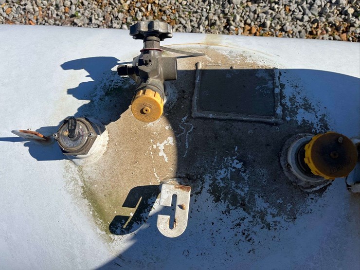 250-gallon-propane-tank-image-2