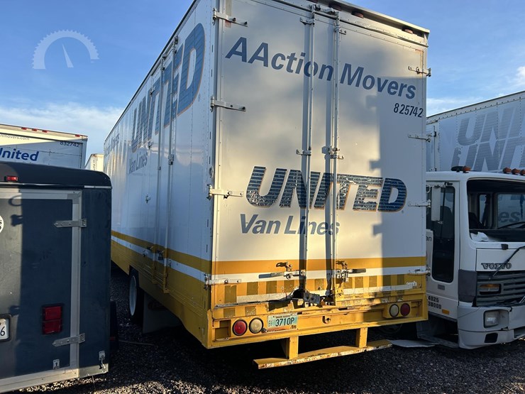 2001-international-4700-image-21