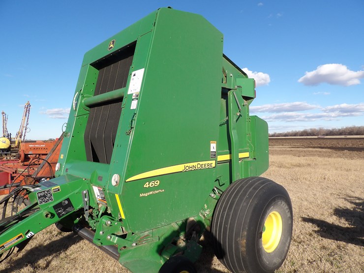 2017-john-deere-469-image-3