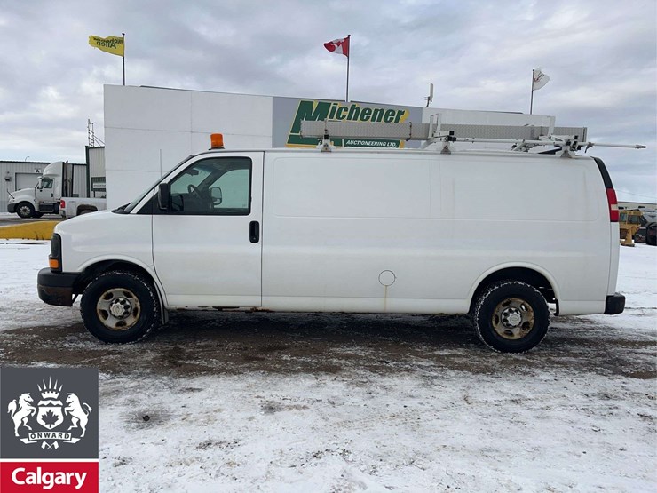 2010-chevrolet-express-3500-image-6